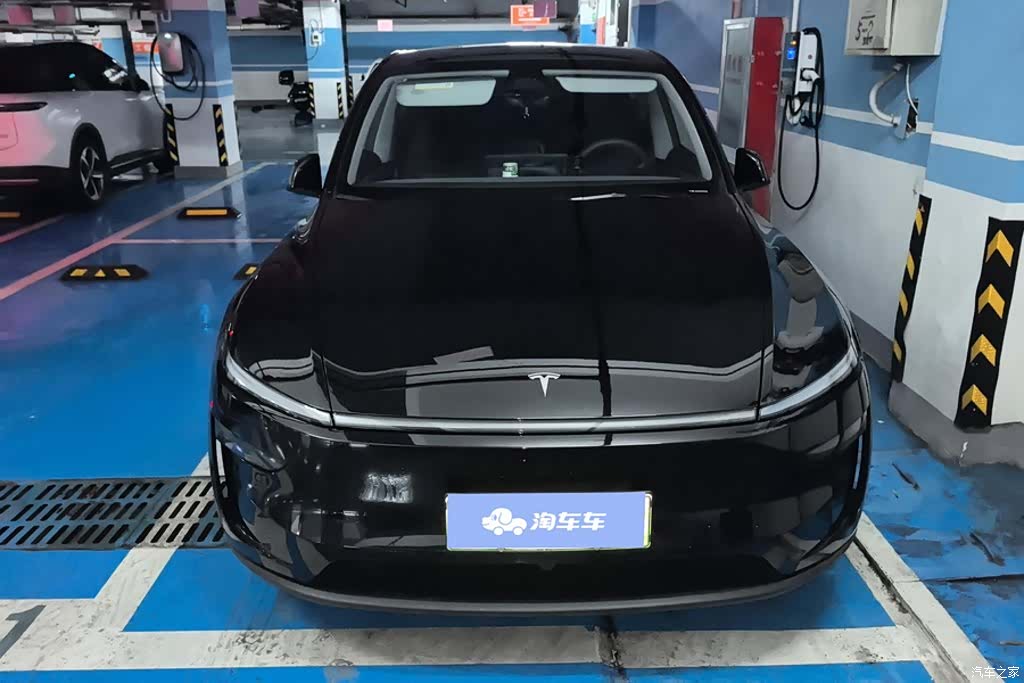 Tesla Model Y, 2025 2