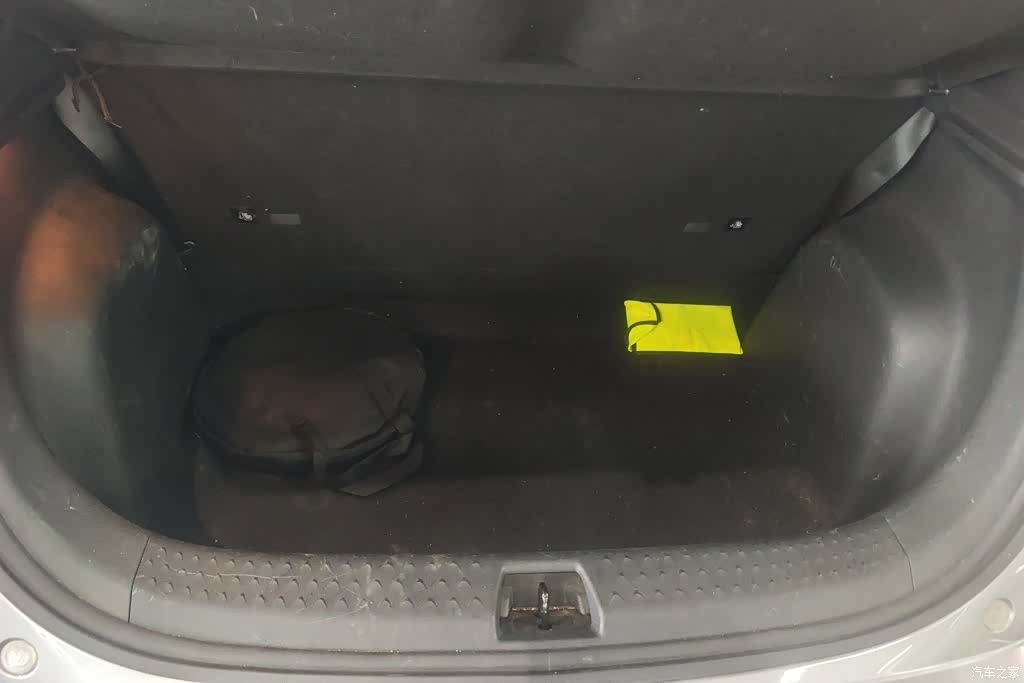 BYD Dolphin, 2022 4