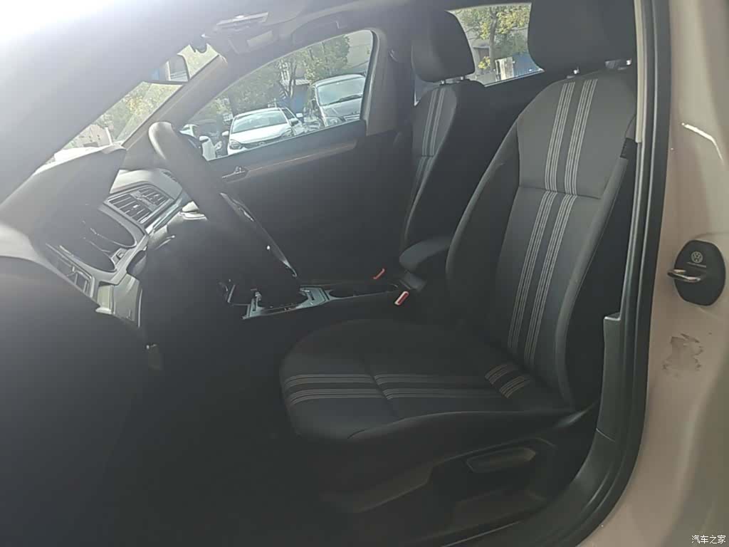 Volkswagen Lamando, 2016 15