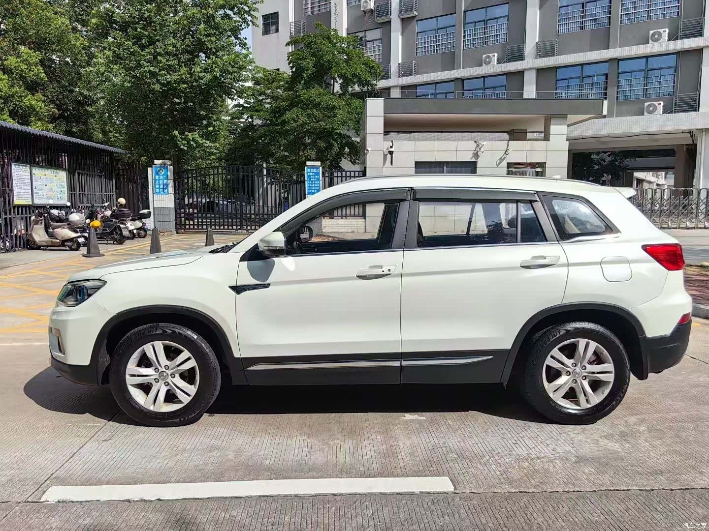 Changan CS75, 2016 16