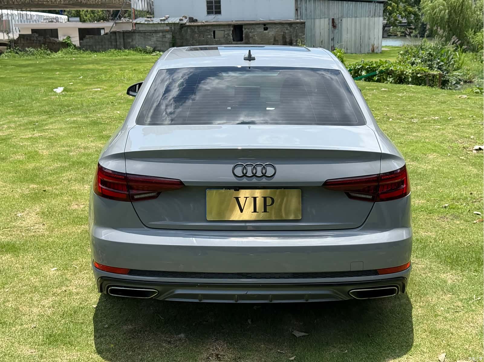 Audi A4L, 2019 все фото