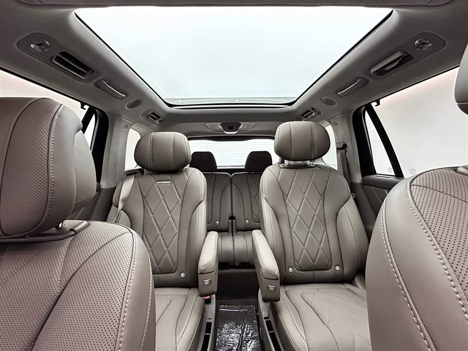 AITO Ask the world M9