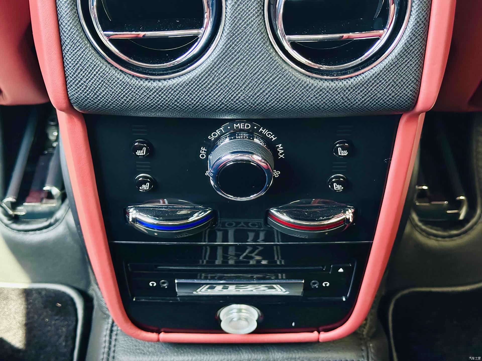 Rolls-Royce Cullinan, 2022 18