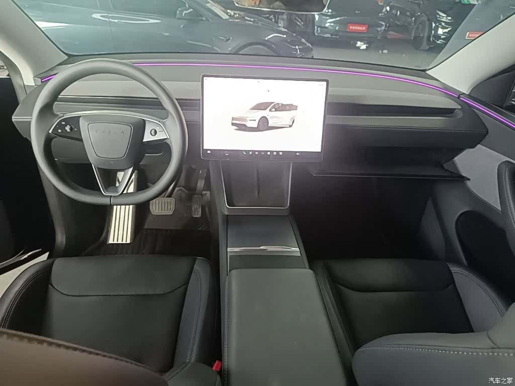 Tesla Model Y, 2025 10