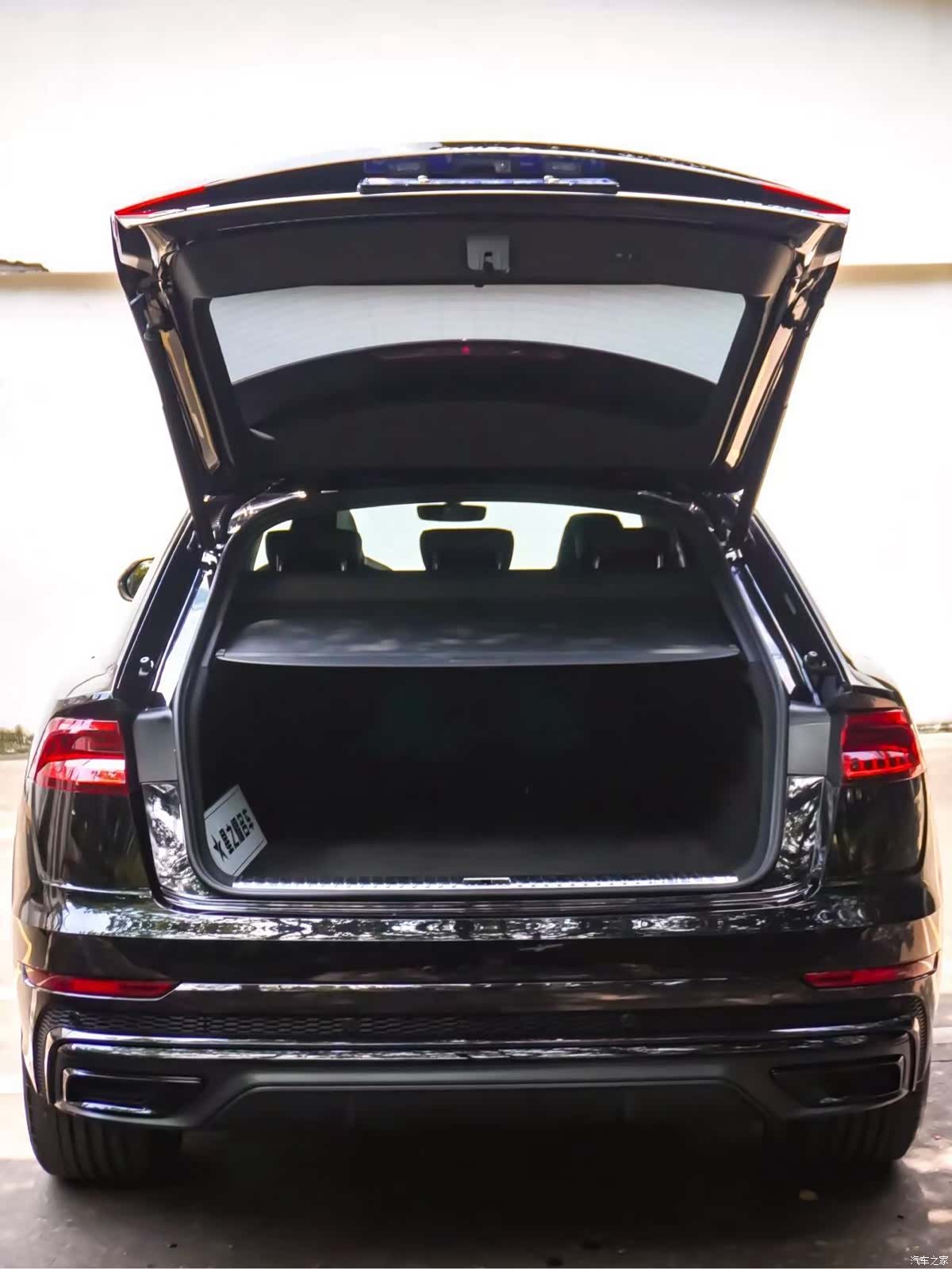 Audi Q8, 2021 28