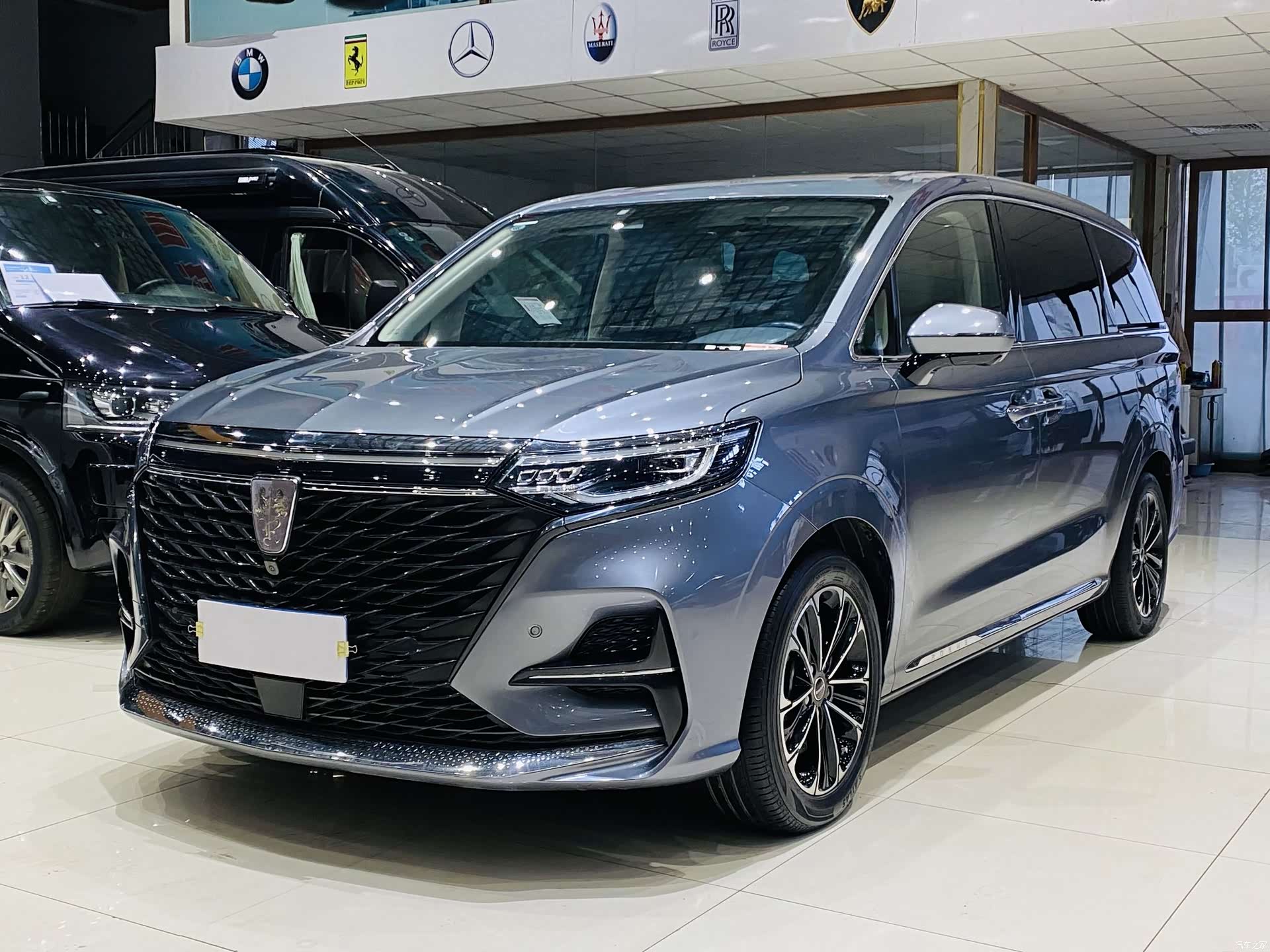 Roewe iMAX8