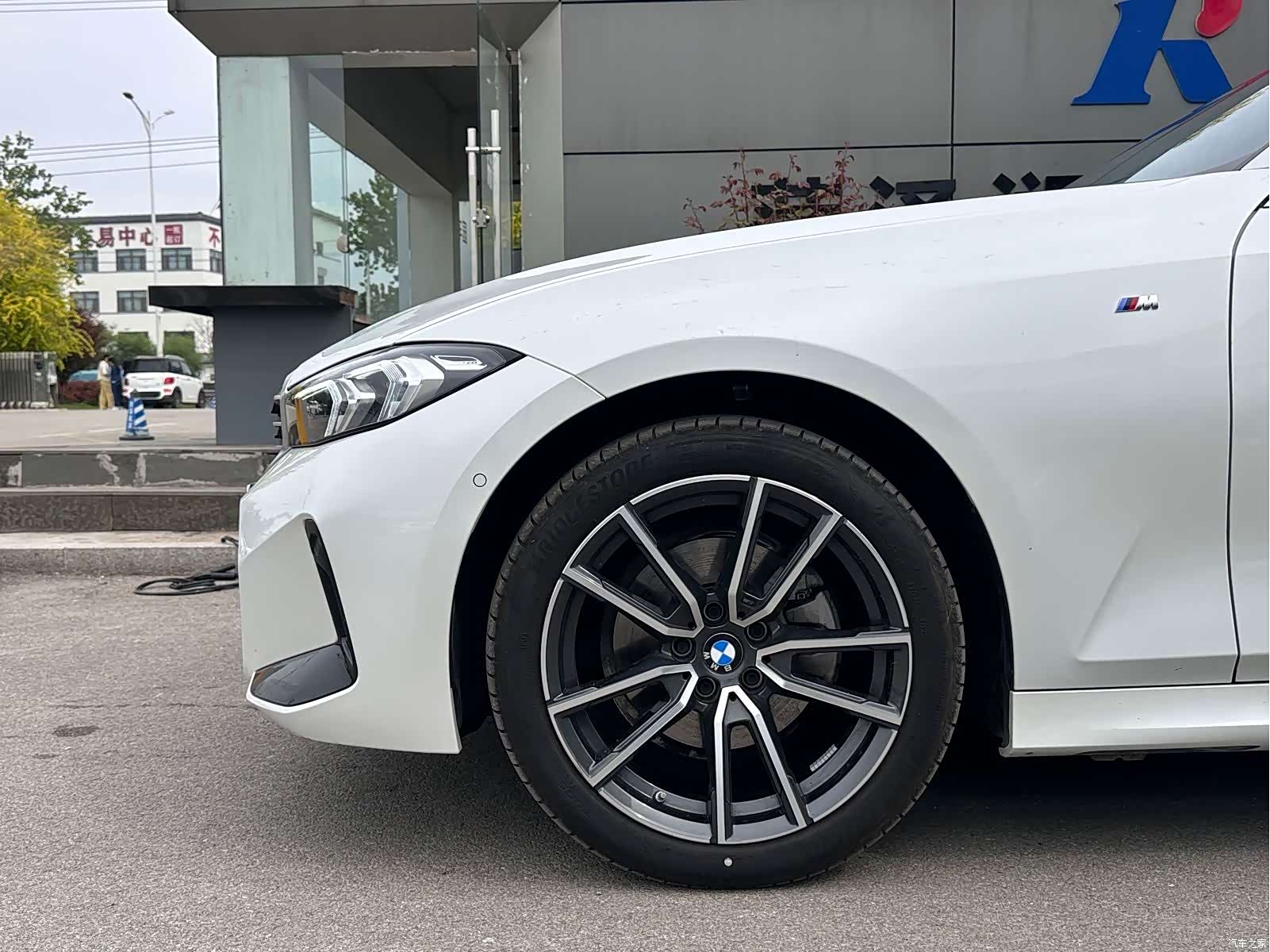 BMW 3 Series, 2025 10