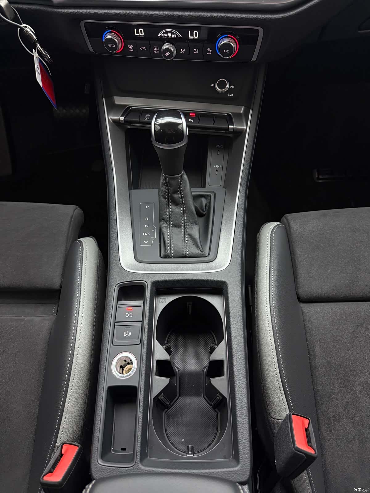 Audi Q3, 2022 12