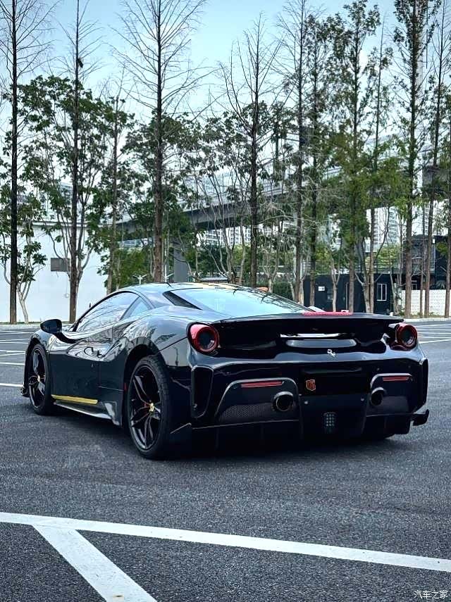 Ferrari 488, 2017 9