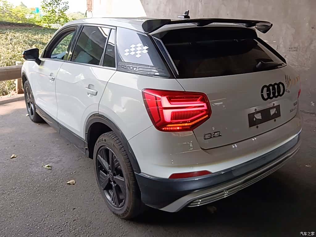 Audi e-tron, 2021 все фото