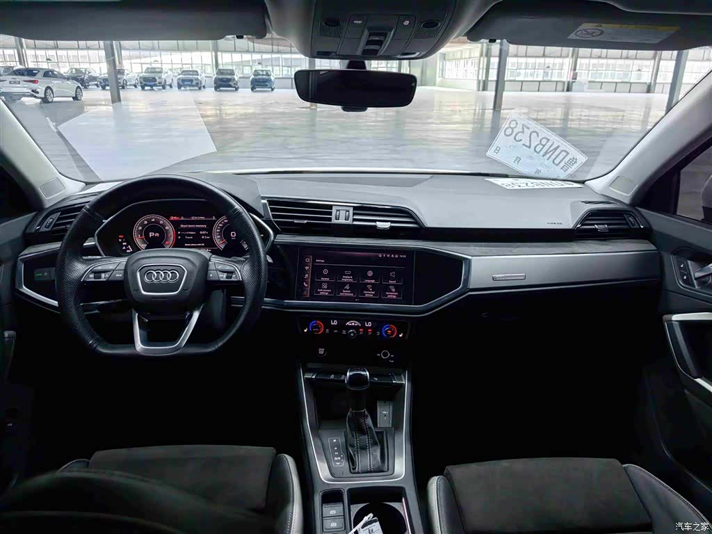 Audi Q3, 2022 13