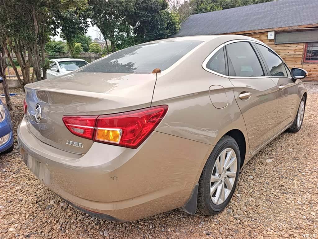 Buick Verano, 2018 7