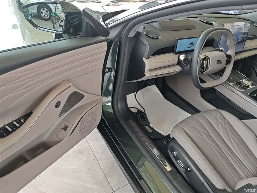 Geely 8, 2025 16