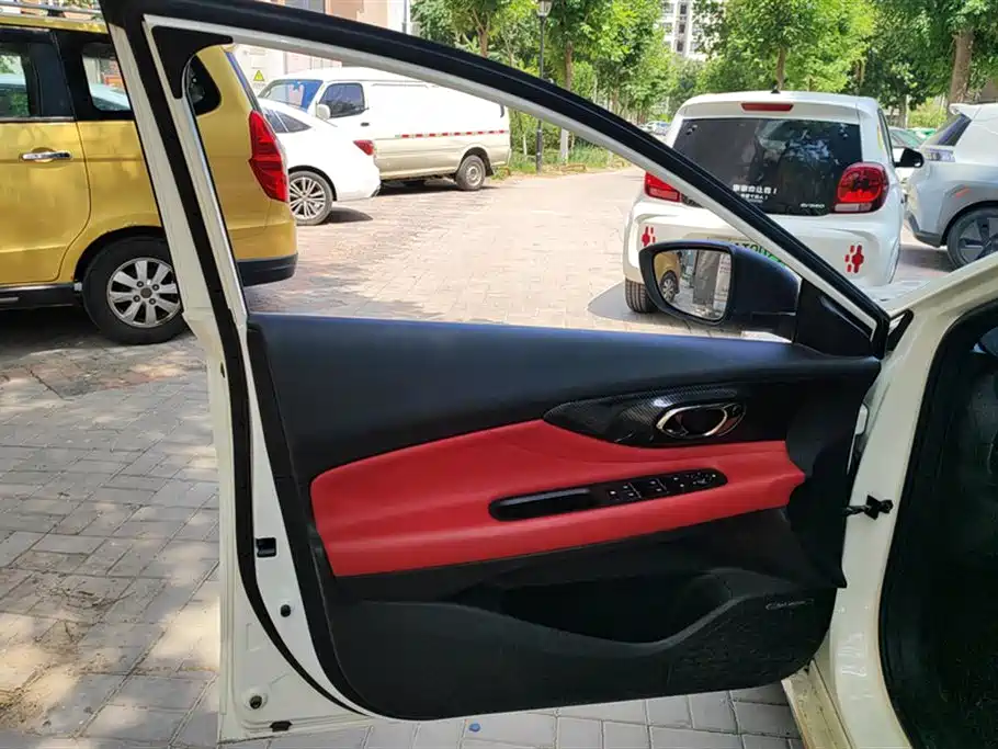 Trumpchi Shadow Leopard