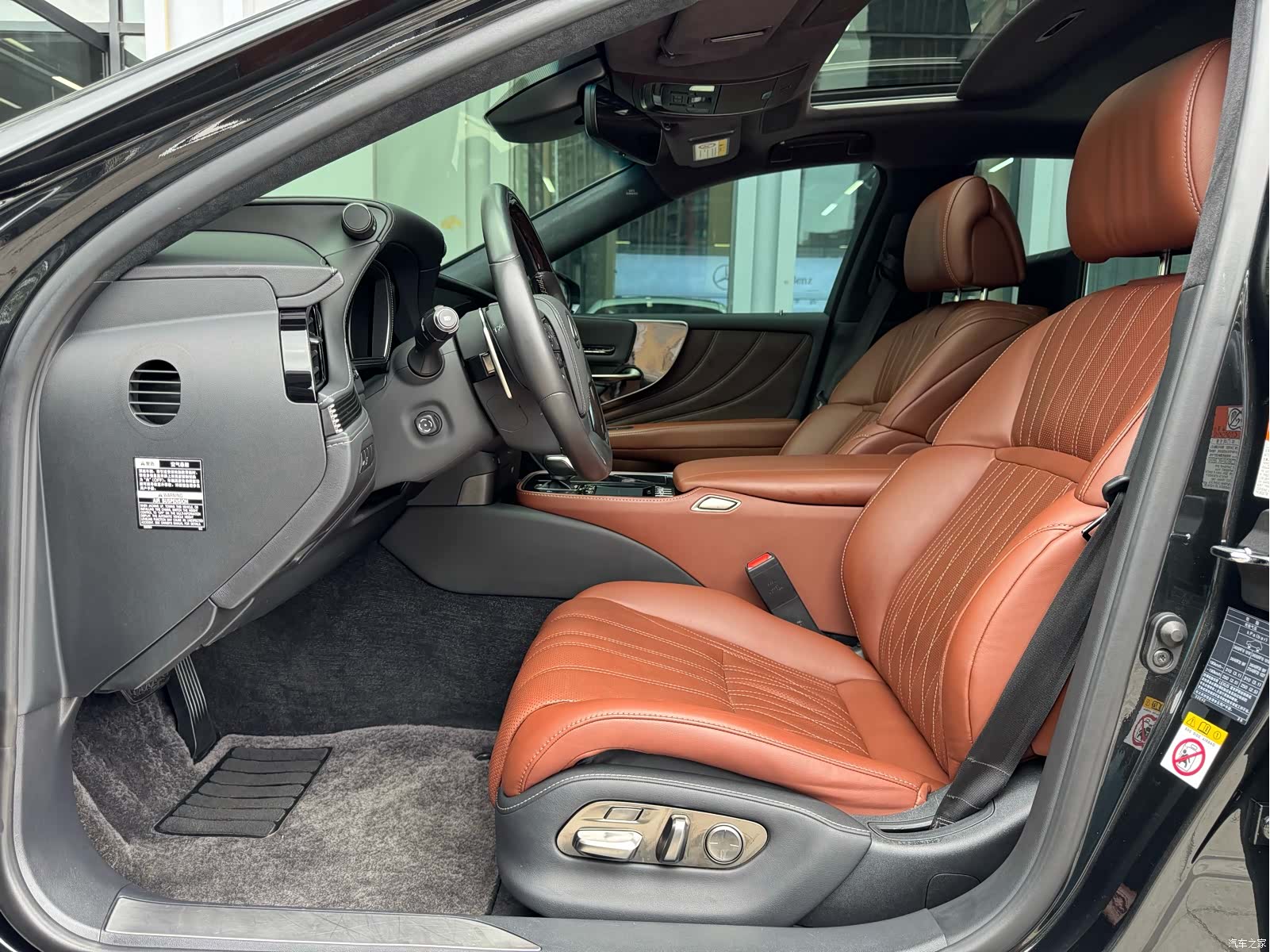 Lexus LS, 2019 7