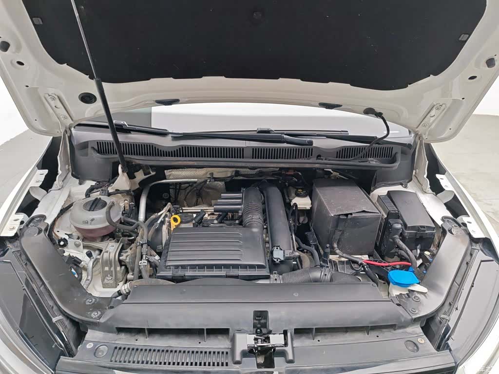 Volkswagen L, 2019 6