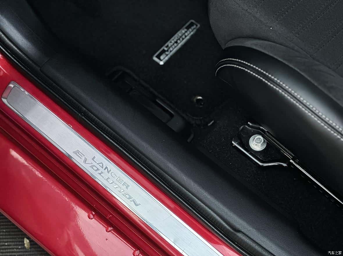 Mitsubishi LANCER, 2011 9