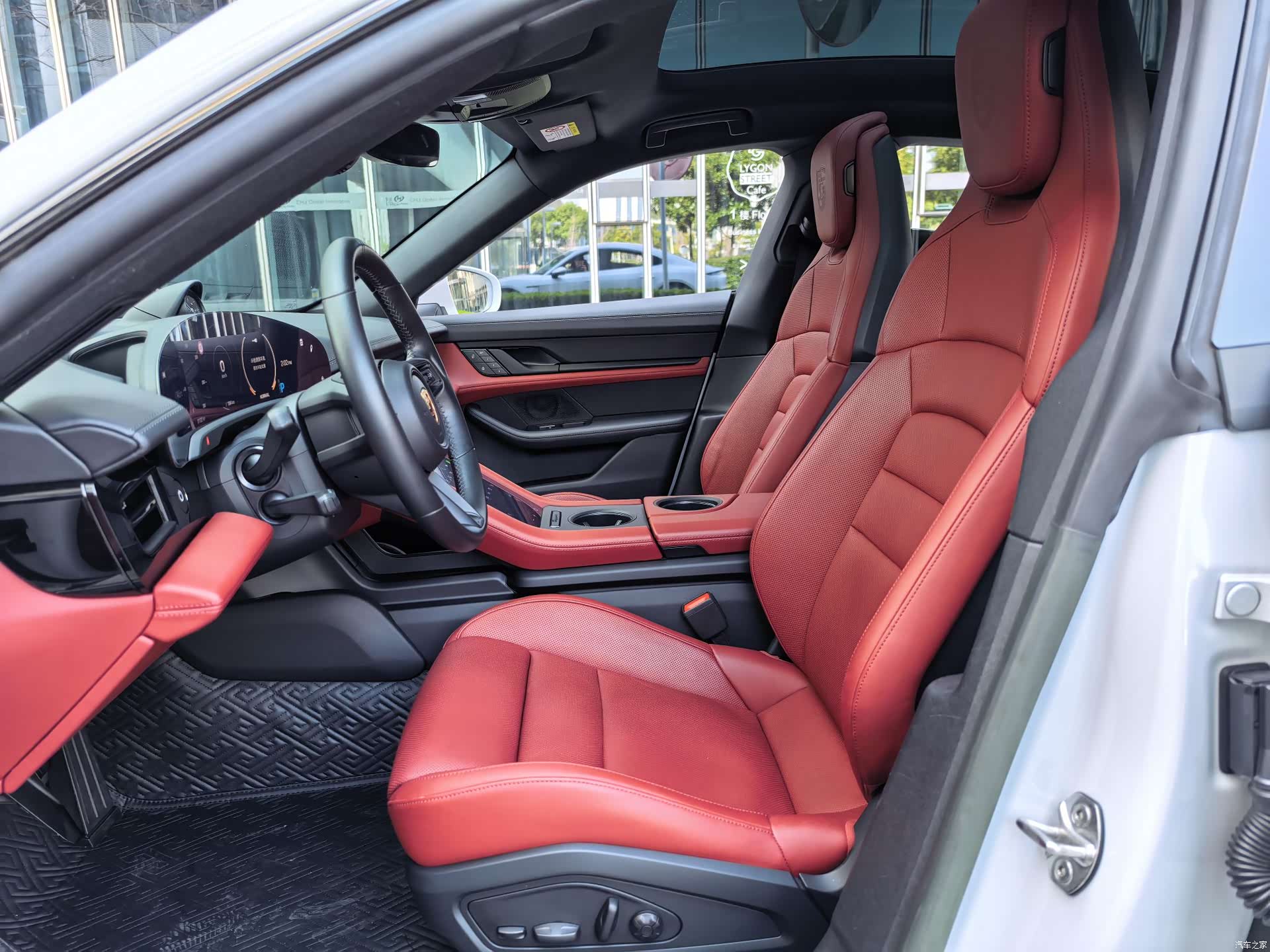 Porsche Taycan, 2023 43
