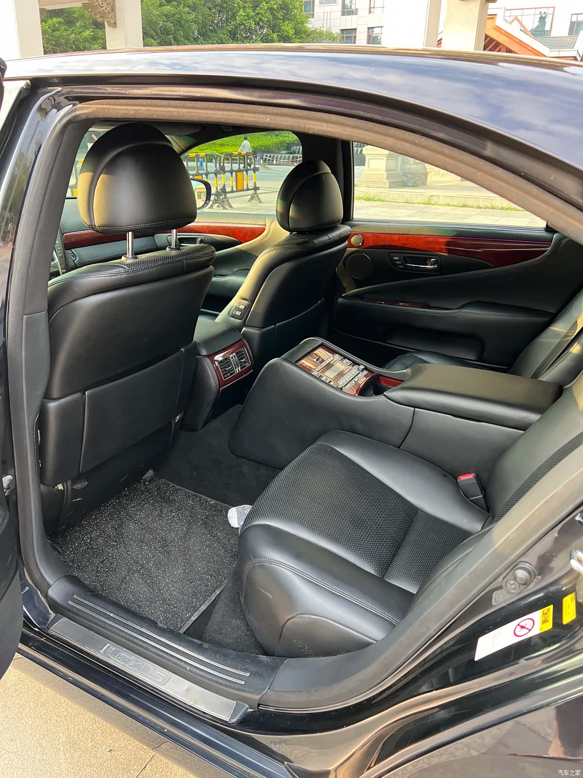 Lexus LS, 2009 8