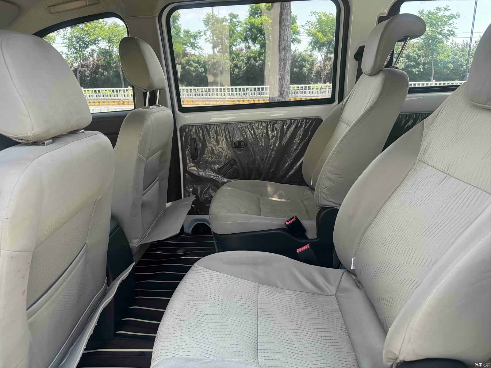 Wuling V, 2016 13