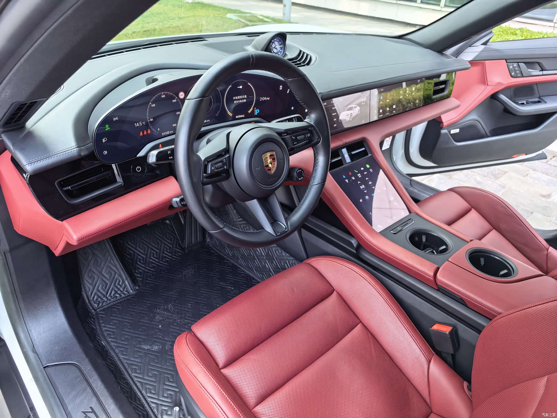 Porsche Taycan, 2023 8