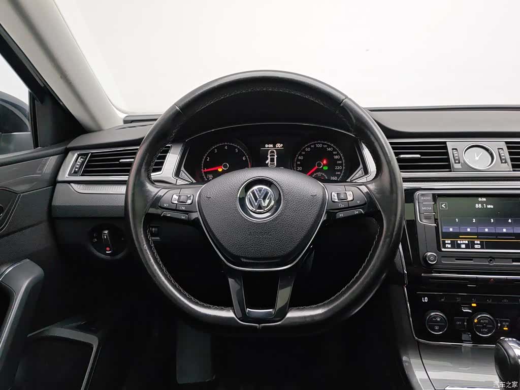 Volkswagen Passat, 2018 11