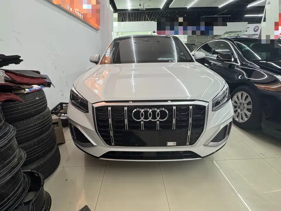 Audi Q2L