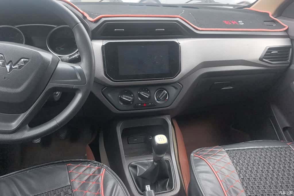 Wuling Hongguang, 2019 12