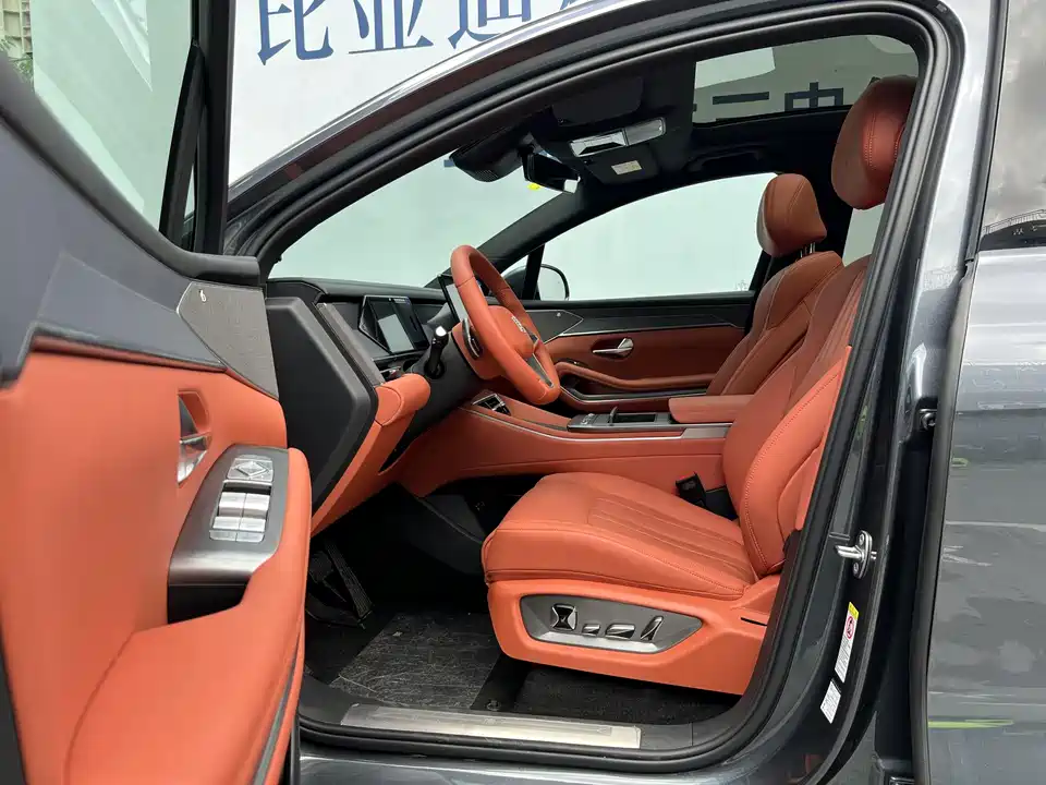 BYD Tang L