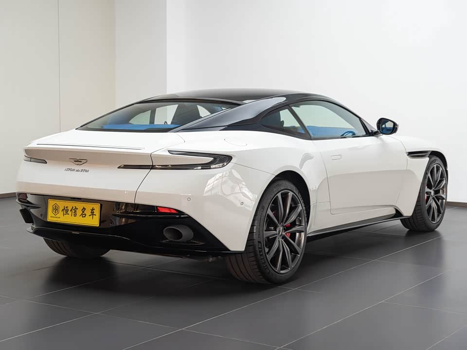 Aston Martin DB11