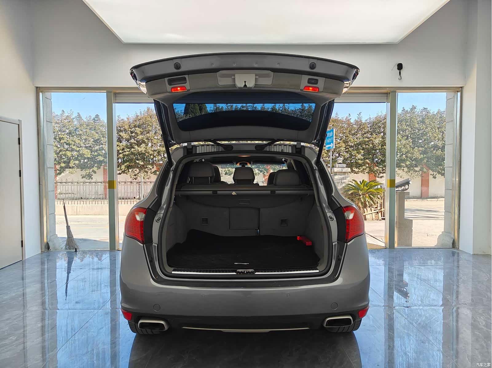 Porsche Cayenne, 2011 6