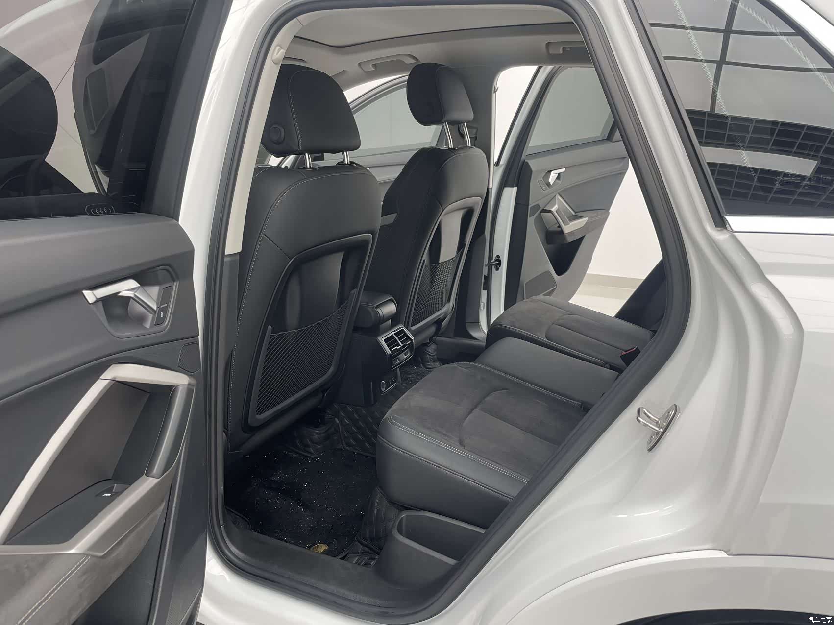Audi Q3, 2023 10