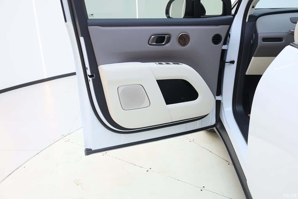 Li Auto i8, 2026 17