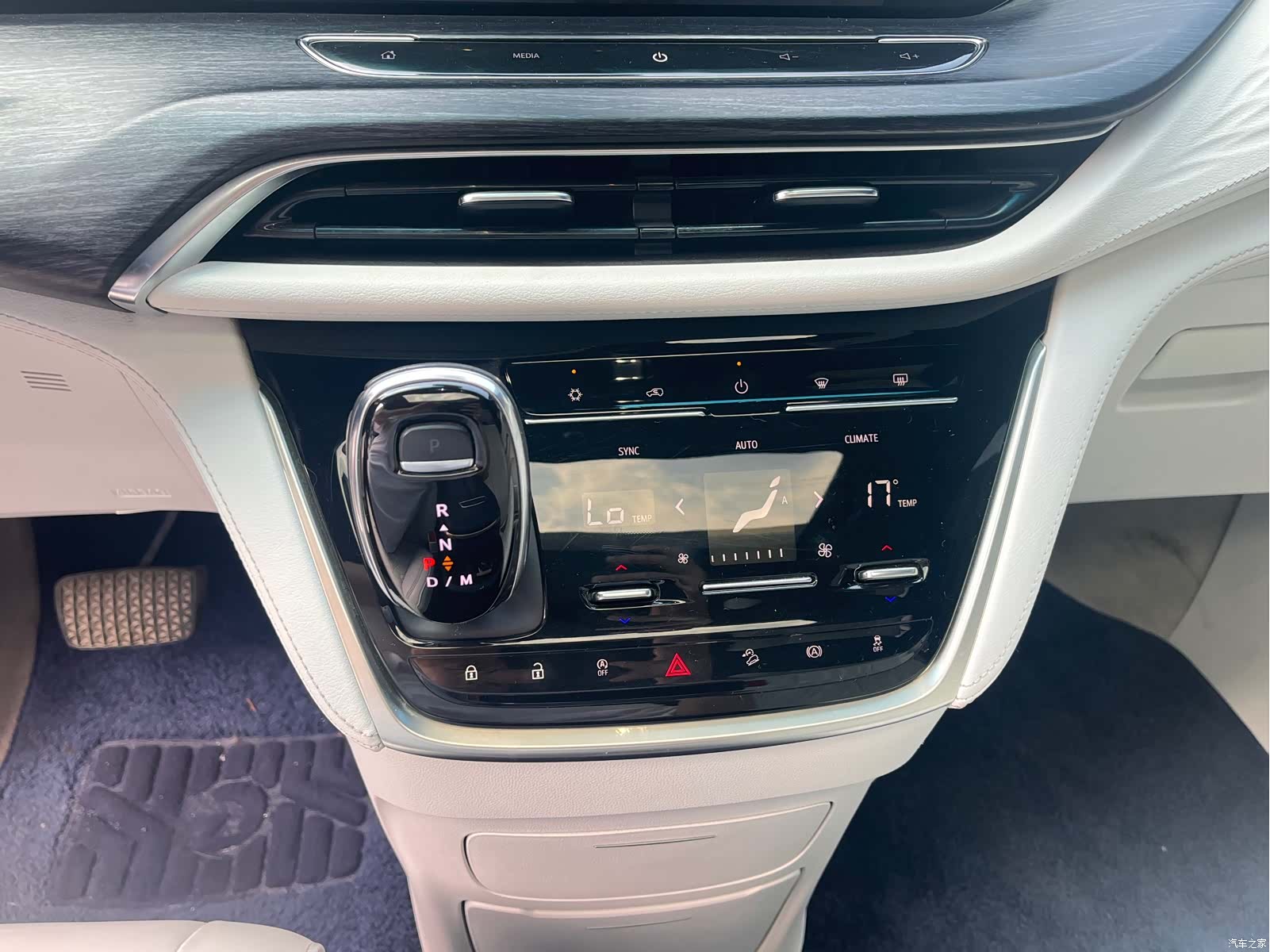 Buick GL8, 2021 8