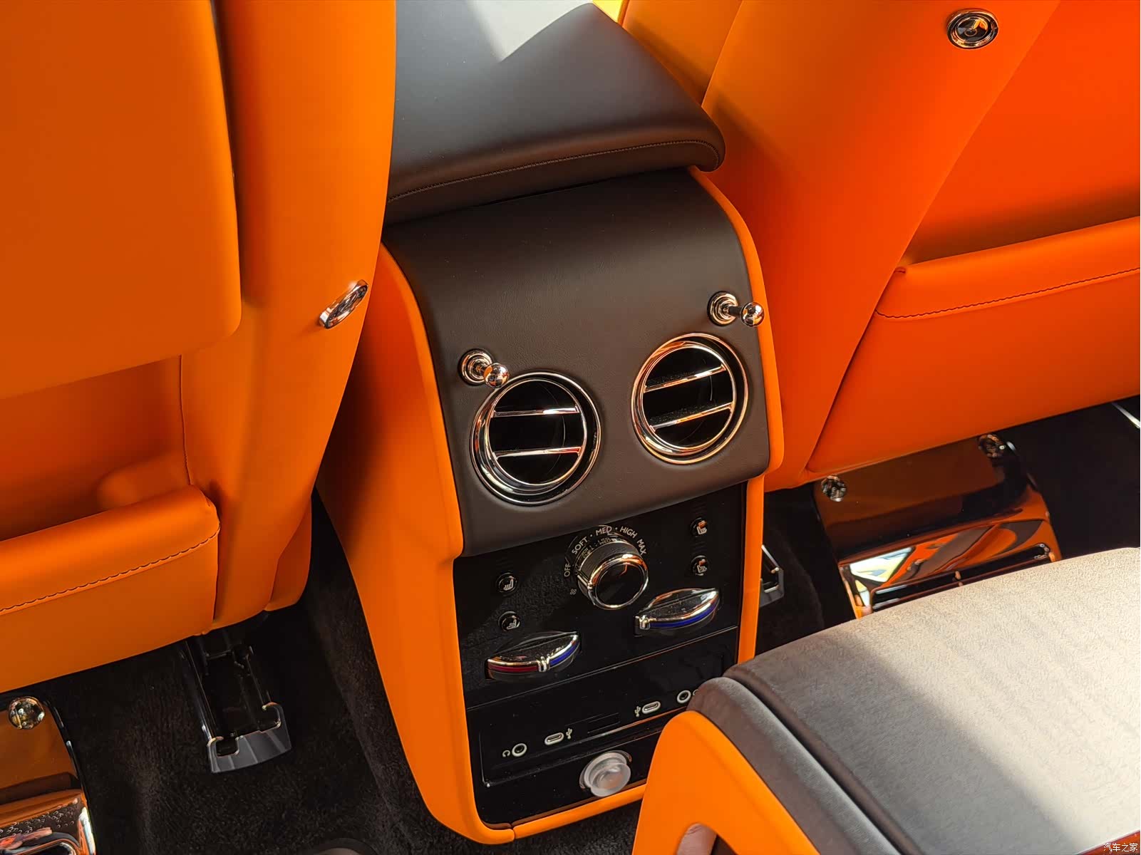 Rolls-Royce Cullinan, 2025 14