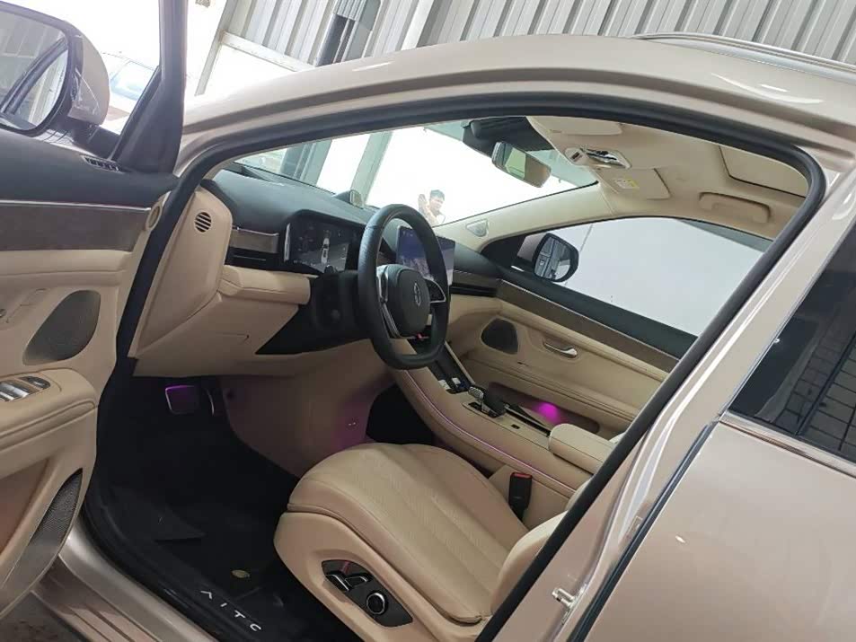 AITO Ask the world M7