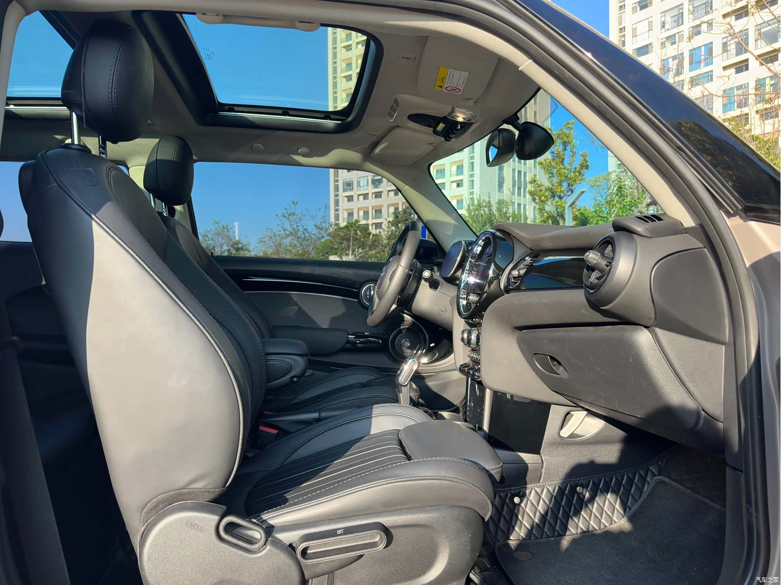 Mini Cooper, 2023 10