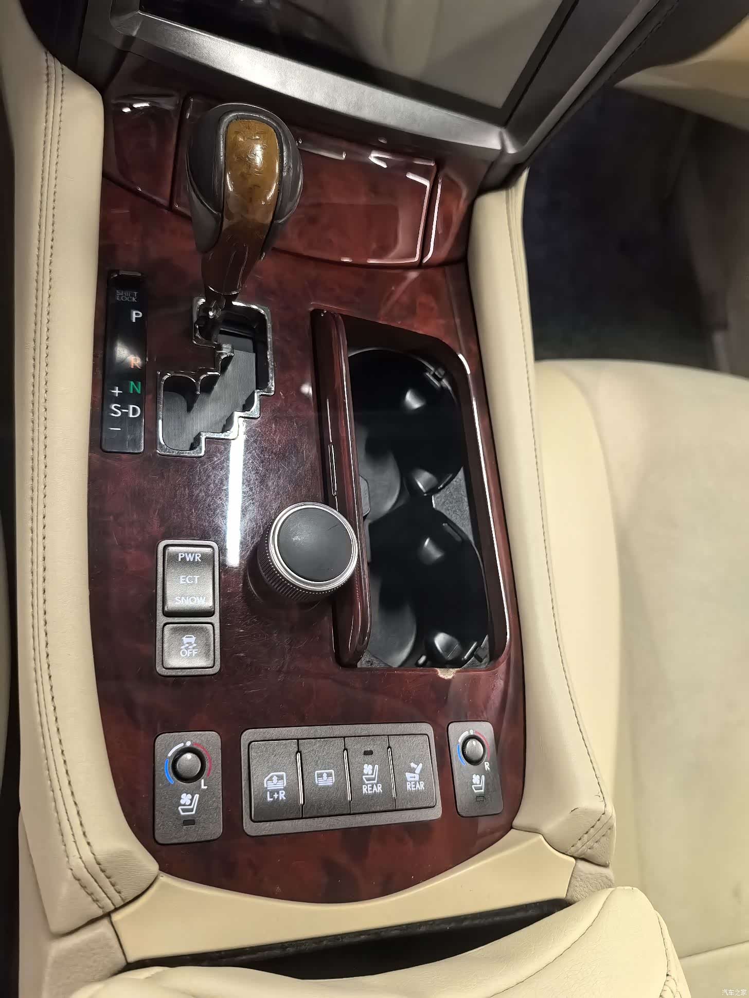 Lexus LS, 2007 9