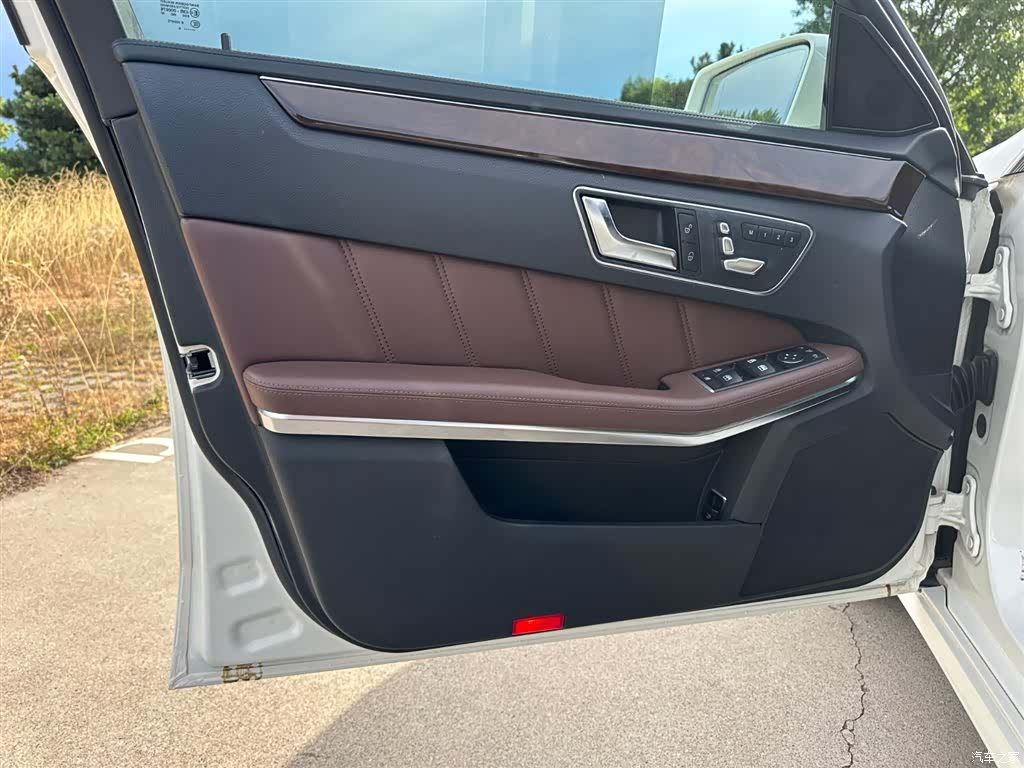 Mercedes-Benz E-Class, 2015 12