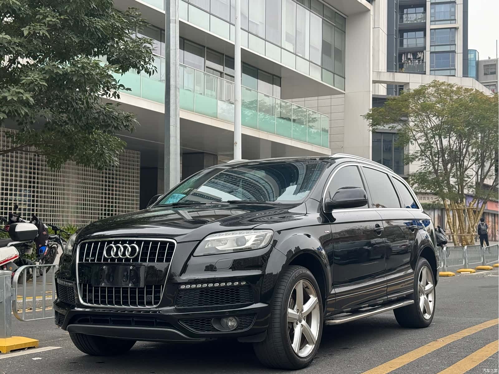 Audi Q7, 2010 1