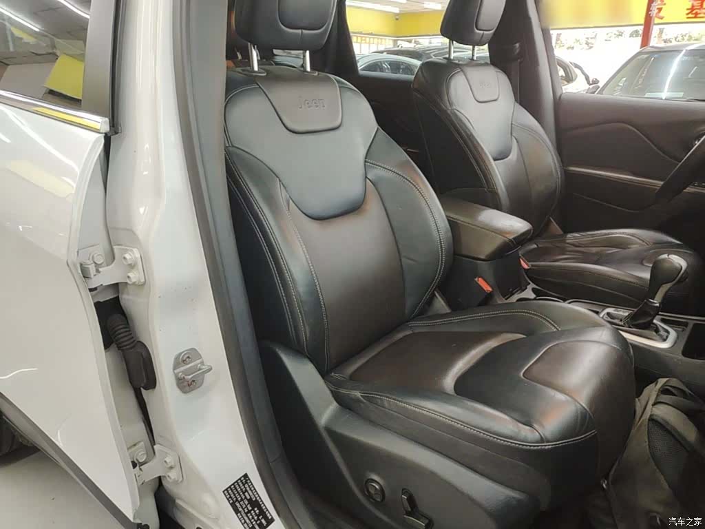 Jeep Cherokee, 2016 25