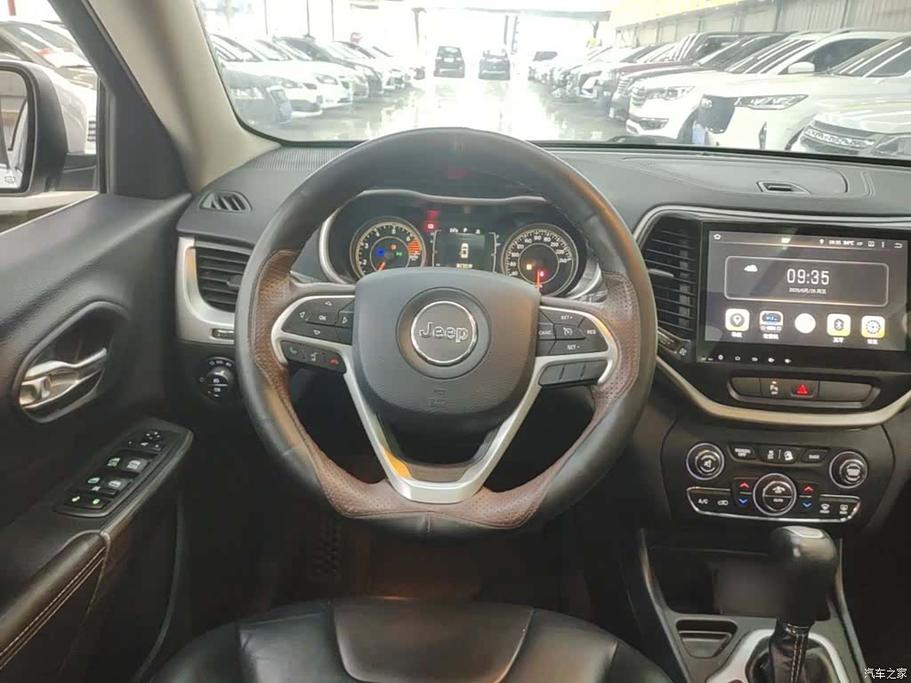 Jeep Cherokee, 2016 11