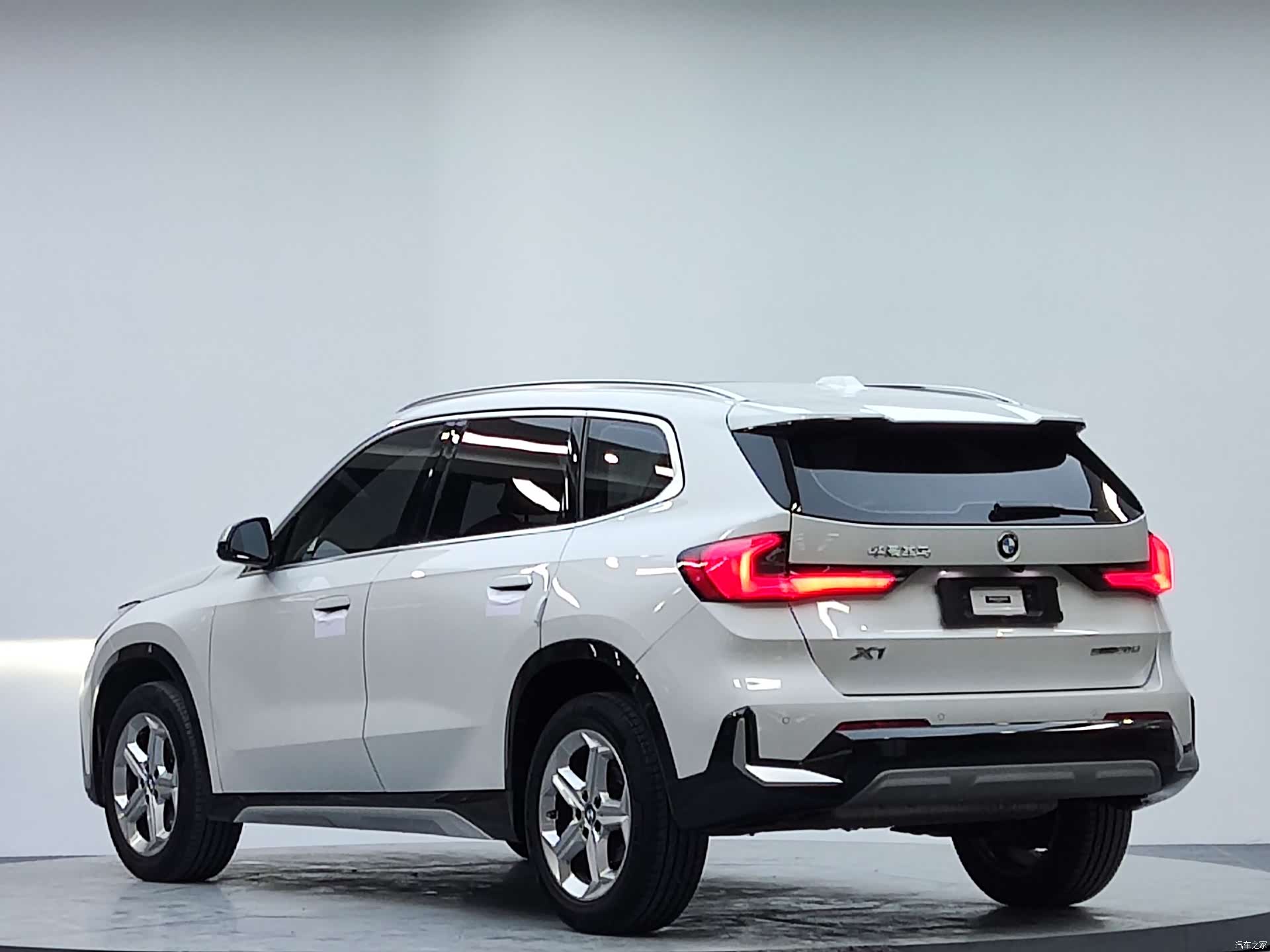 BMW X1, 2023 все фото