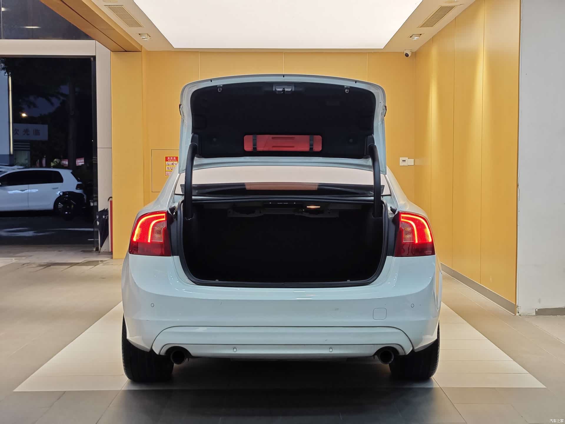 Volvo S60, 2018 26