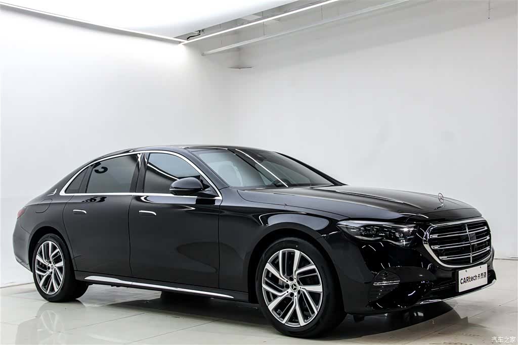 Mercedes-Benz E-Class, 2025 4