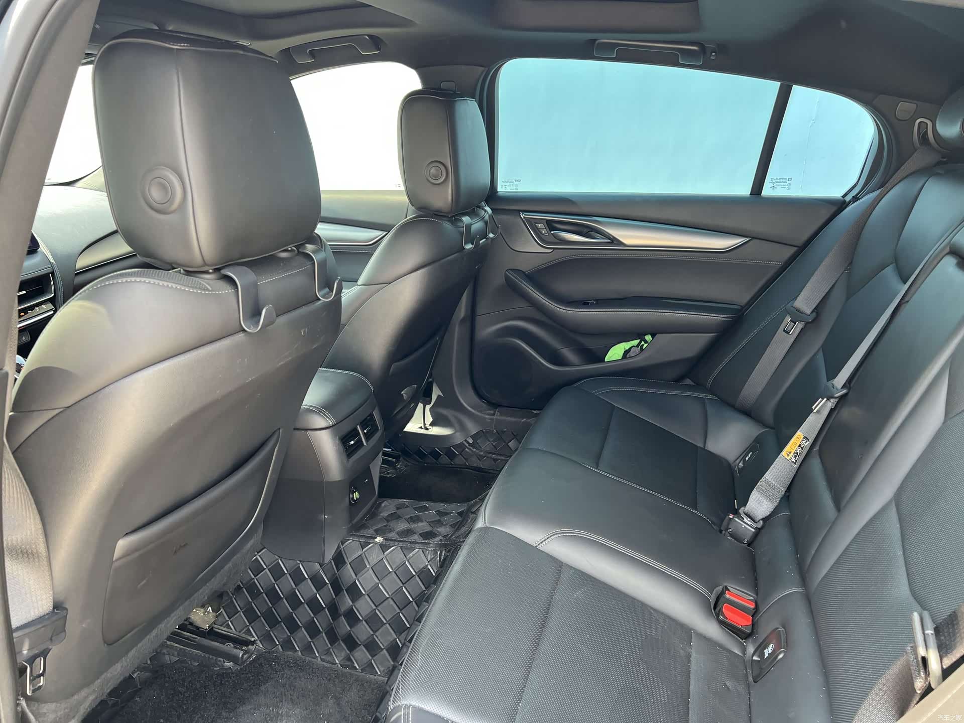 Cadillac CT5, 2024 все фото