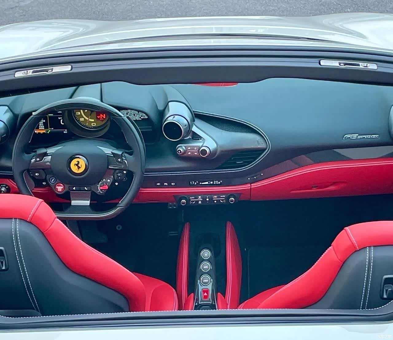 Ferrari F8, 2022 7