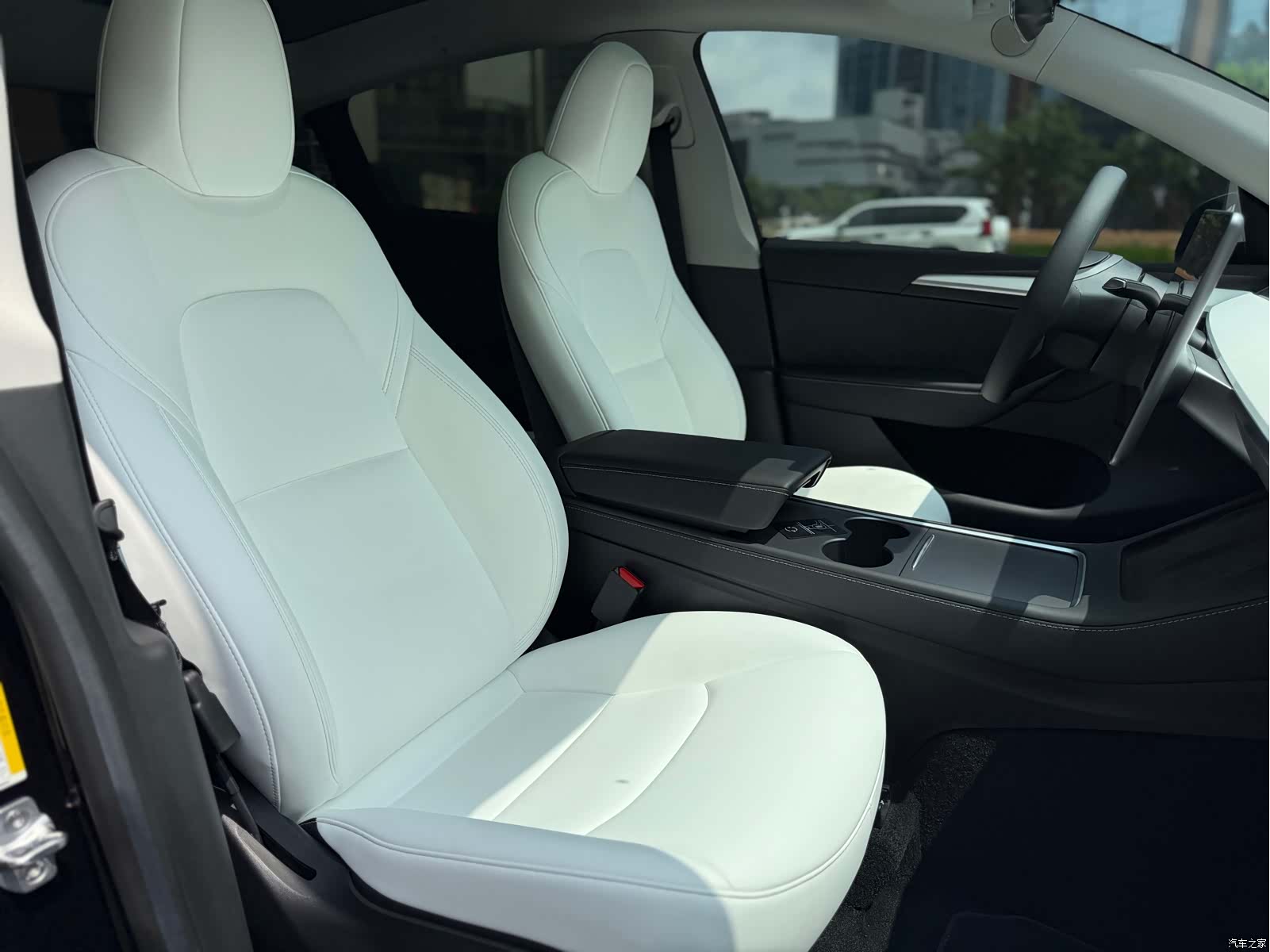 Tesla Model Y, 2023 10