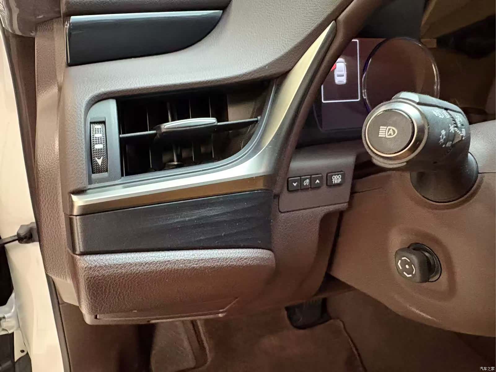 Lexus ES, 2021 14