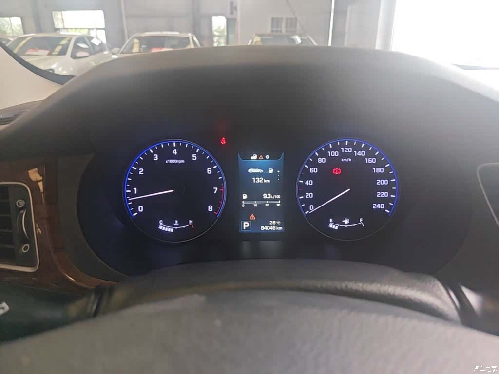 Hyundai DLX, 2014 12